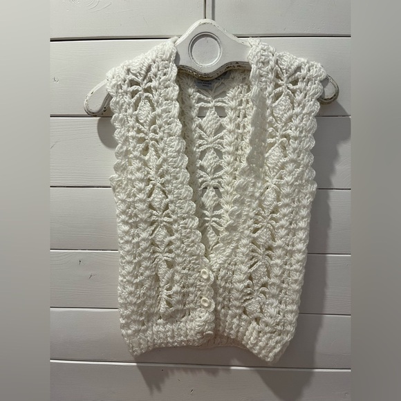 📍🤍CLOTHES TO YOU – White Crochet Knit Vest – Size M - Picture 5 of 8